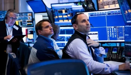 收盘：美股涨跌不一 道指上涨400点