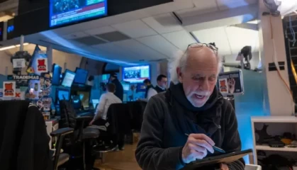 早盘：美股涨跌不一纳指转跌 市场关注财报与通胀数据