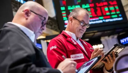 尾盘：美股走高道指涨逾100点