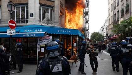 法国17万人举行“封锁法国”抗议游行，之后还有大罢工