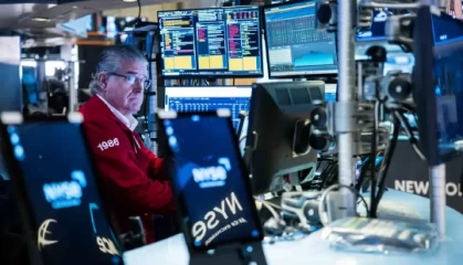 收盘：三大股指本周跌幅均超2.4% 市场聚焦美国财政状况与特朗普关税