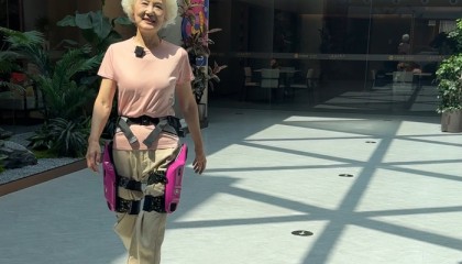 《流浪地球》中的黑科技进入养老业，我们离机器人养老还有多远？