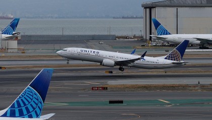 美政府“停摆”致空管人员短缺数千架航班延误