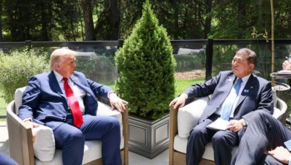 面对特朗普，石破茂是英雄，还是狗熊？