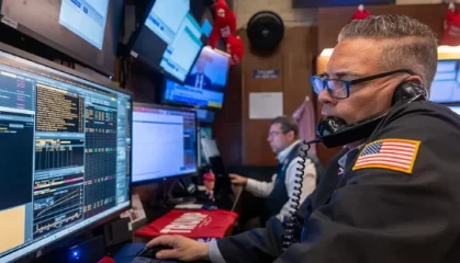 午盘：纳指创盘中新高 英伟达市值突破4万亿美元