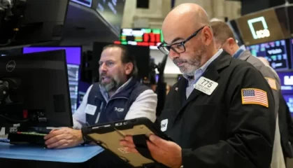 开盘：美股周一低开 科技股与比特币双双下挫