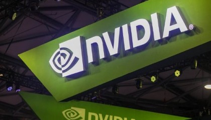 英伟达股价再创新高 重回市值第一