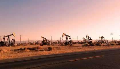 周五国际油价下跌 投资者权衡委内瑞拉增产可能性