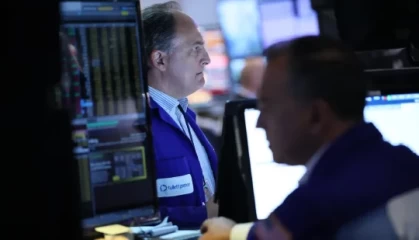 尾盘：美股小幅上扬 道指上涨逾200点