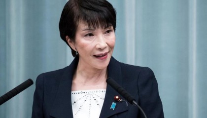 庚欣：高市早苗刚起步就踢到铁板，凸显日本四大悖论！