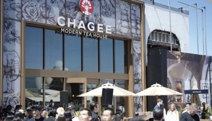 瑞幸和霸王茶姬来到星巴克老家踢馆