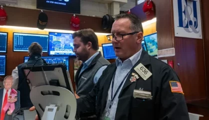 10月23日收盘：美股收跌道指跌330点，贸易争端及财报令股指承压