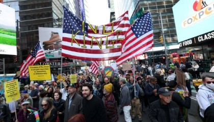 “不要国王”抗议活动再起 反特朗普示威者席卷美国