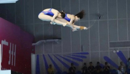 时隔5个月复出，全红婵伤愈首秀夺冠