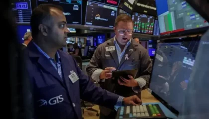 收盘：道指收跌逾400点 英伟达推动纳指创新高