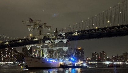 墨西哥海军回应撞纽约大桥事件：正在核查人员和设备状况并提供支援 承诺提供优质训练