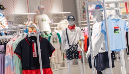 为什么越来越多运动品牌在开青少年专门店？