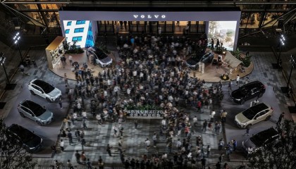 全能超混+领先智能，沃尔沃全新XC70重塑豪华新能源车标杆