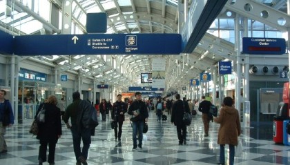 美政府停摆第7天航空危机爆发：空管员短缺 多地航班延误