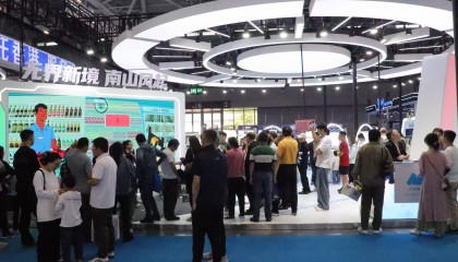 深圳南山区在高交会上展示“创业生产线”