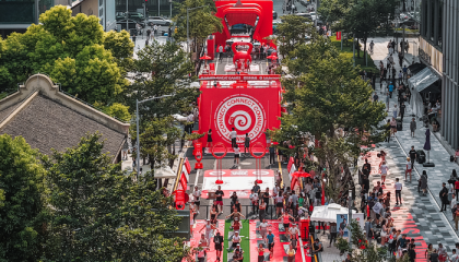 将魔都商圈化身运动场，lululemon想和用户们再近一些