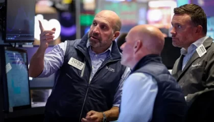 午盘：美股小幅下滑 道指跌逾100点