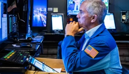 午盘：三大股指悉数走低 纳指下跌逾1%